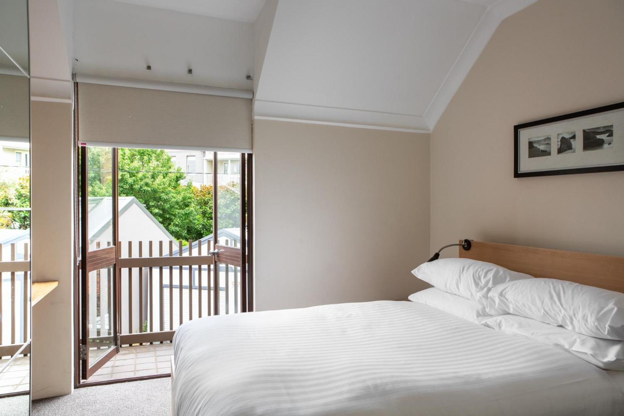 Spacious 3-Bed Townhouse In Stylish Balmain Сидней Экстерьер фото